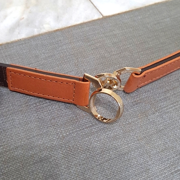 Micheal Kors brown, tan and gold sz XL adjustable belt. - Picture 2 of 4